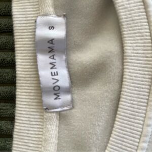 Move Mama sweatshirt for breastfeeding momma